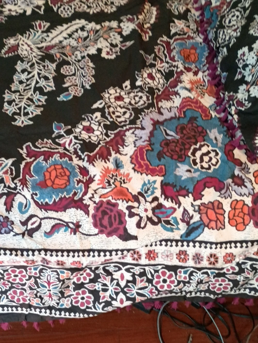 Urban Outfitters Zenia Tassel Duvet Cover And Pillow Shams, Full/Queen - NWT